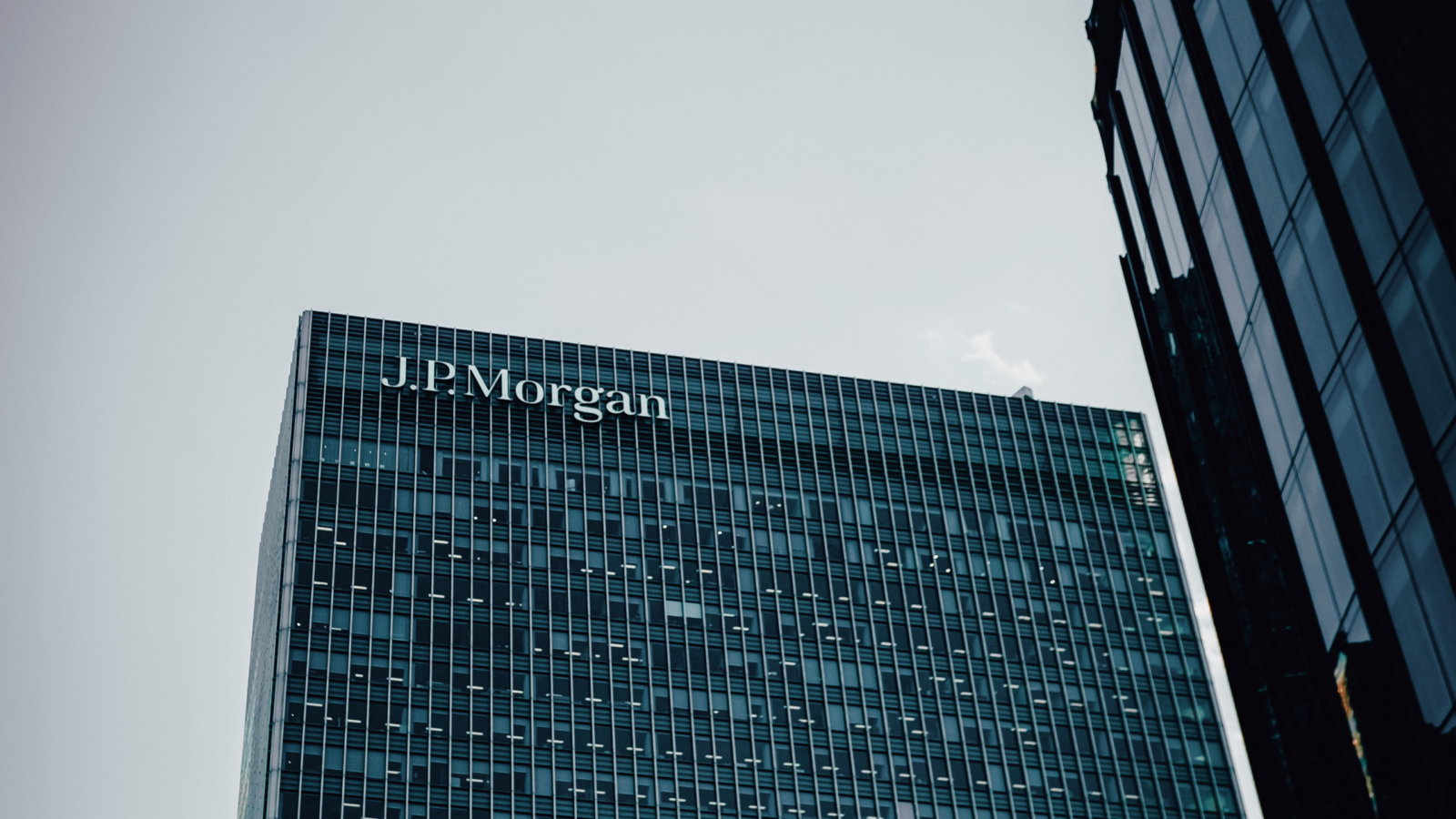 Big Banks are Falling in Love with Mid-Sized Companies
