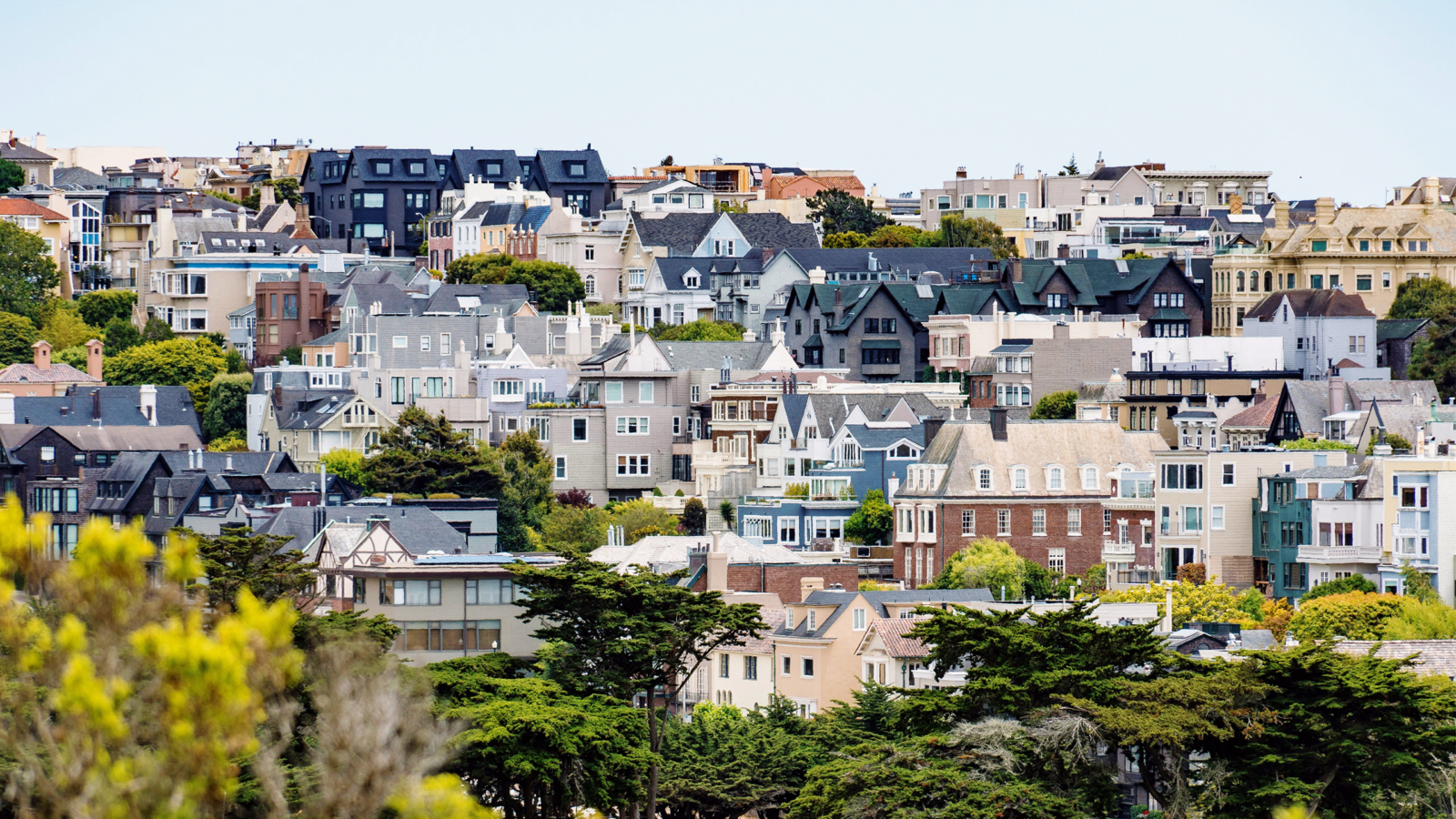 Mortgage Refinancings Surge as Rates Drop, Inflation Cools
