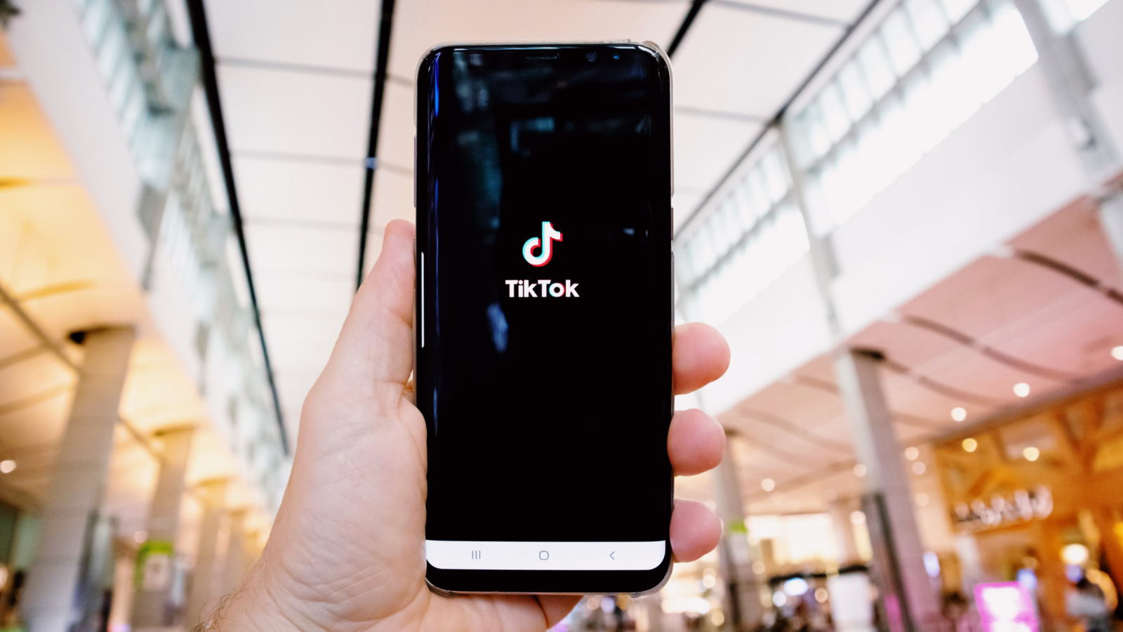 TikTok Retreats From Get-Paid-to-Use App Under European Scrutiny