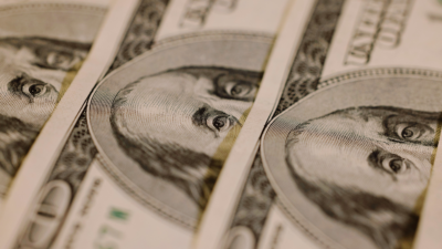 US Dollar Stays Strong After Hiring Slowdown